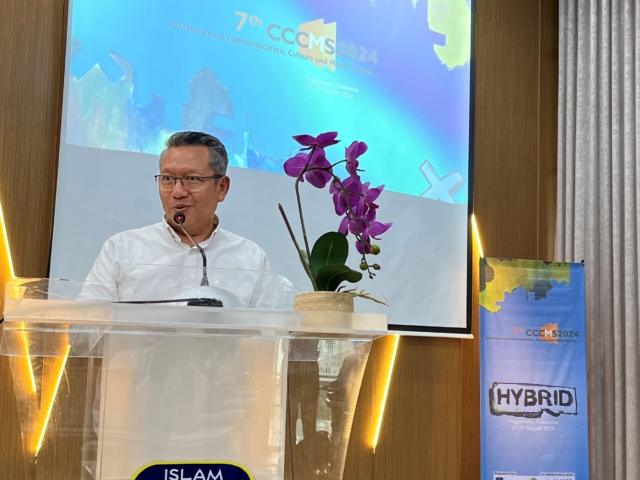 CCCMS 2024: Rektor UII Sampaikan ‘Human are not Totally Independent’ Dalam Konteks Hybrid