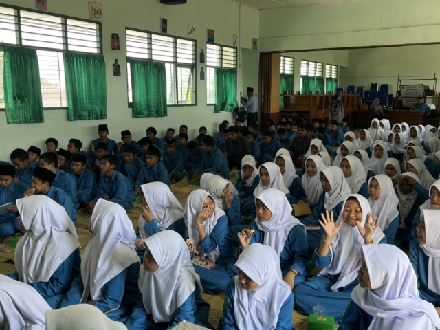 Dosen Prodi Ilmu Komunikasi UII Lakukan Literasi Terkait Keamanan Identitas Anak dalam Dunia Digital