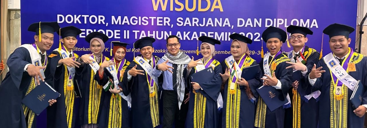 Wisudawan Terbaik hingga Predikat Summa Cumlaude dari Prodi Ilmu Komunikasi UII