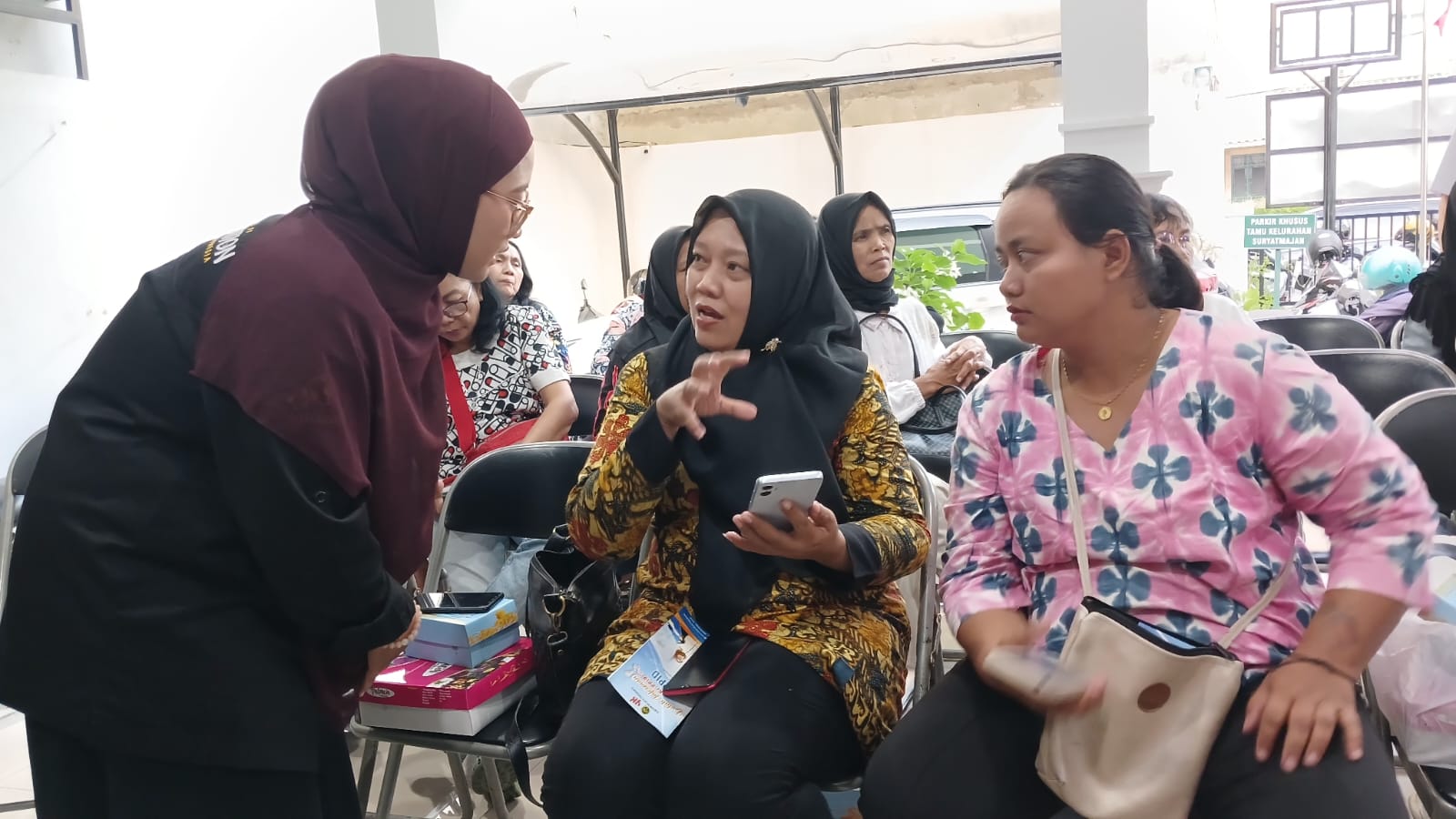 Pengabdian Dosen Ilmu Komunikasi UII Bagaimana Cara Membuat Desain Packaging yang Menarik