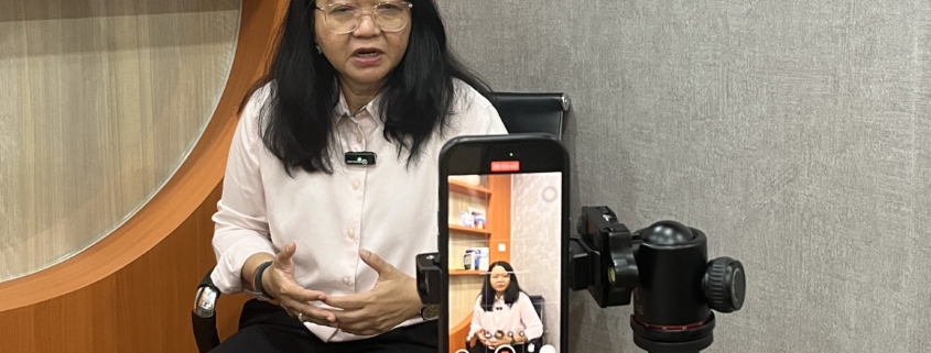 What Professors Think: The Changing Authority of Media in the Digital Era