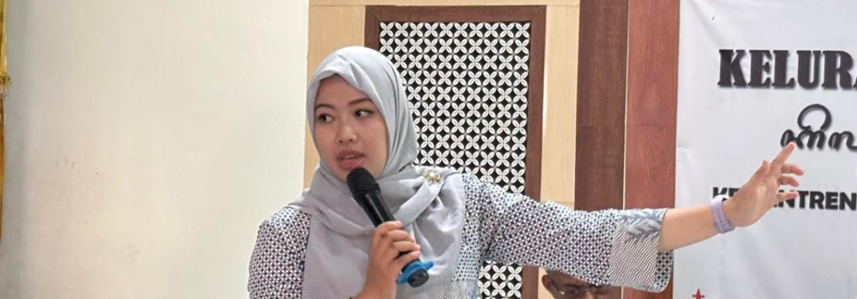 Dosen Ilmu Komunikasi Dampingi Masyarakat Ciptakan Desain Produk Berbasis AI
